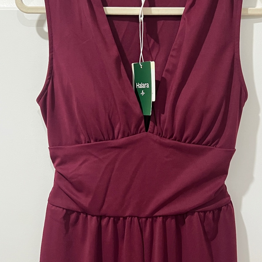 NWT Halara V Neck Sleeveless Ruched Pocket Jumpsuit, Easy Peezy